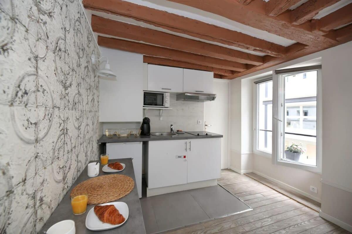 Apartment Studio Parisien 20m2 En Face Du Musee Grevin - 2p