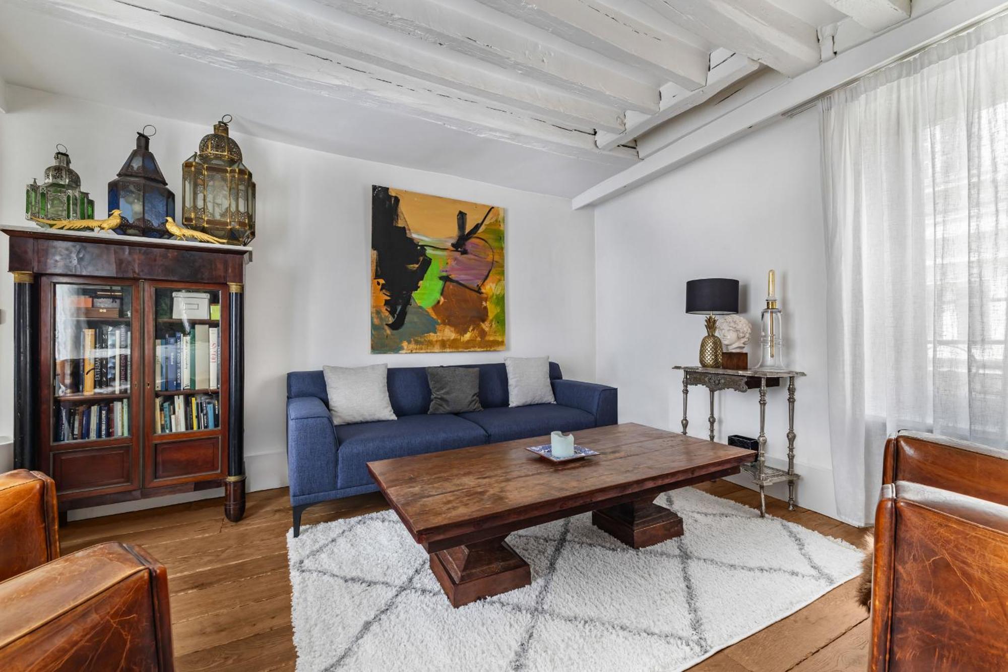 Apartment Albenate Paris