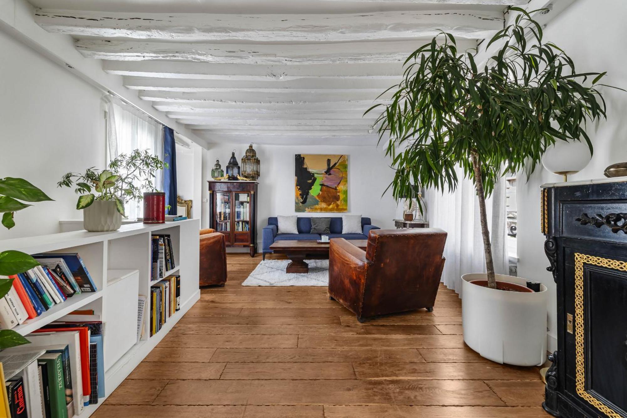 Apartment Albenate Paris