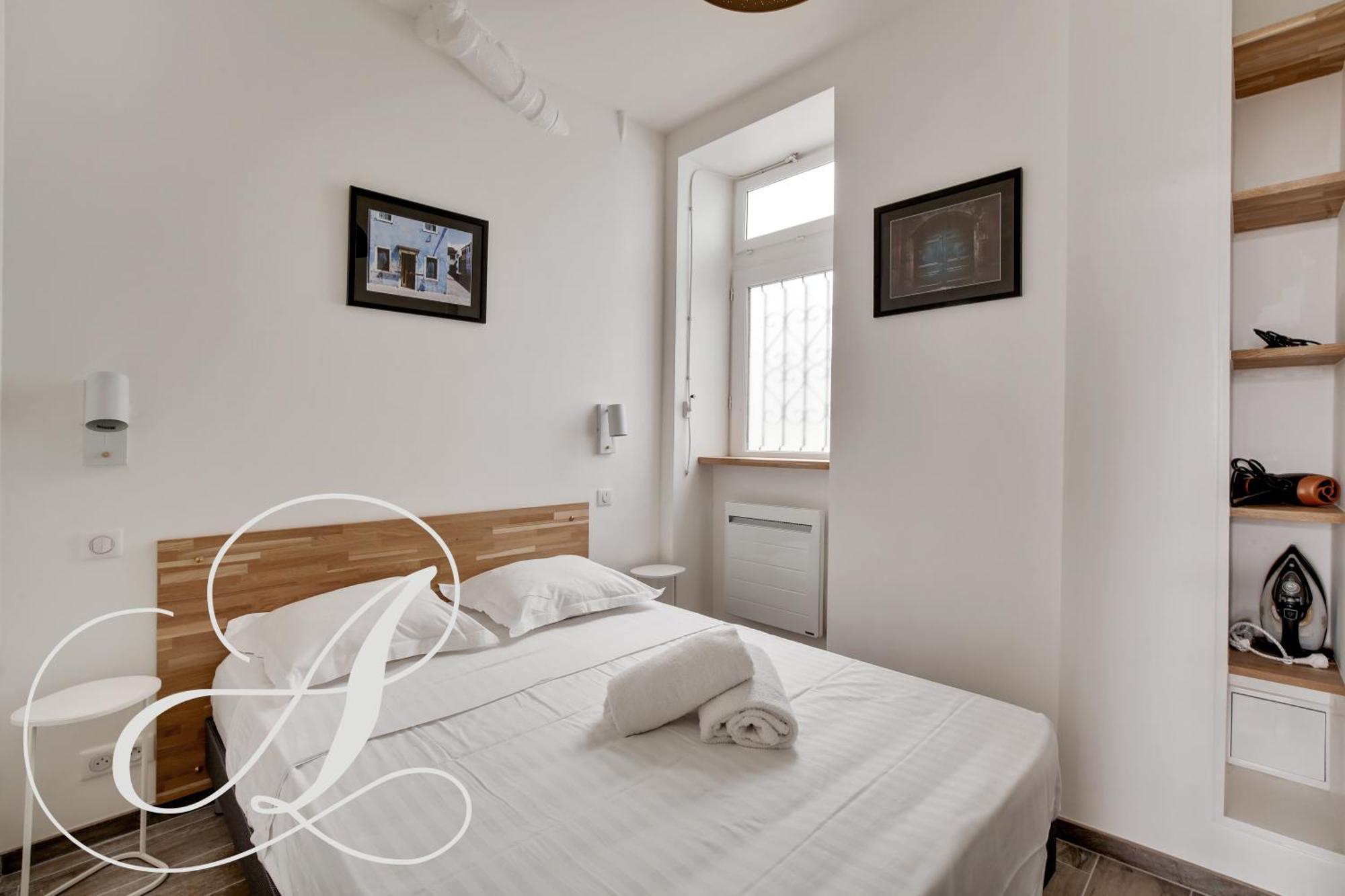 Apartment Roxane, 2 Dont En Souplex 14e *