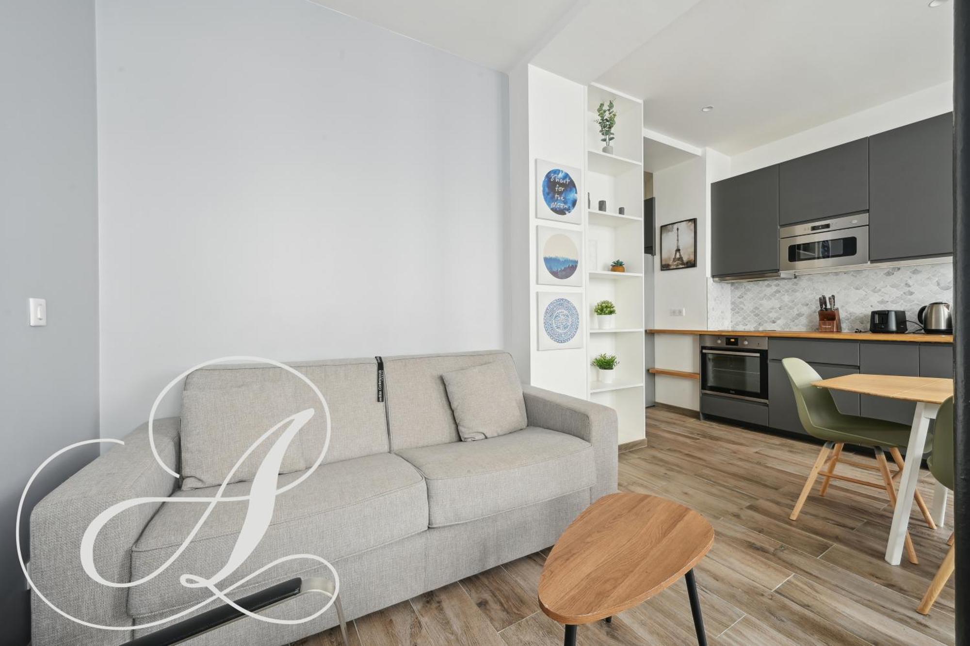 Roxane, 2 Dont En Souplex 14e Paris