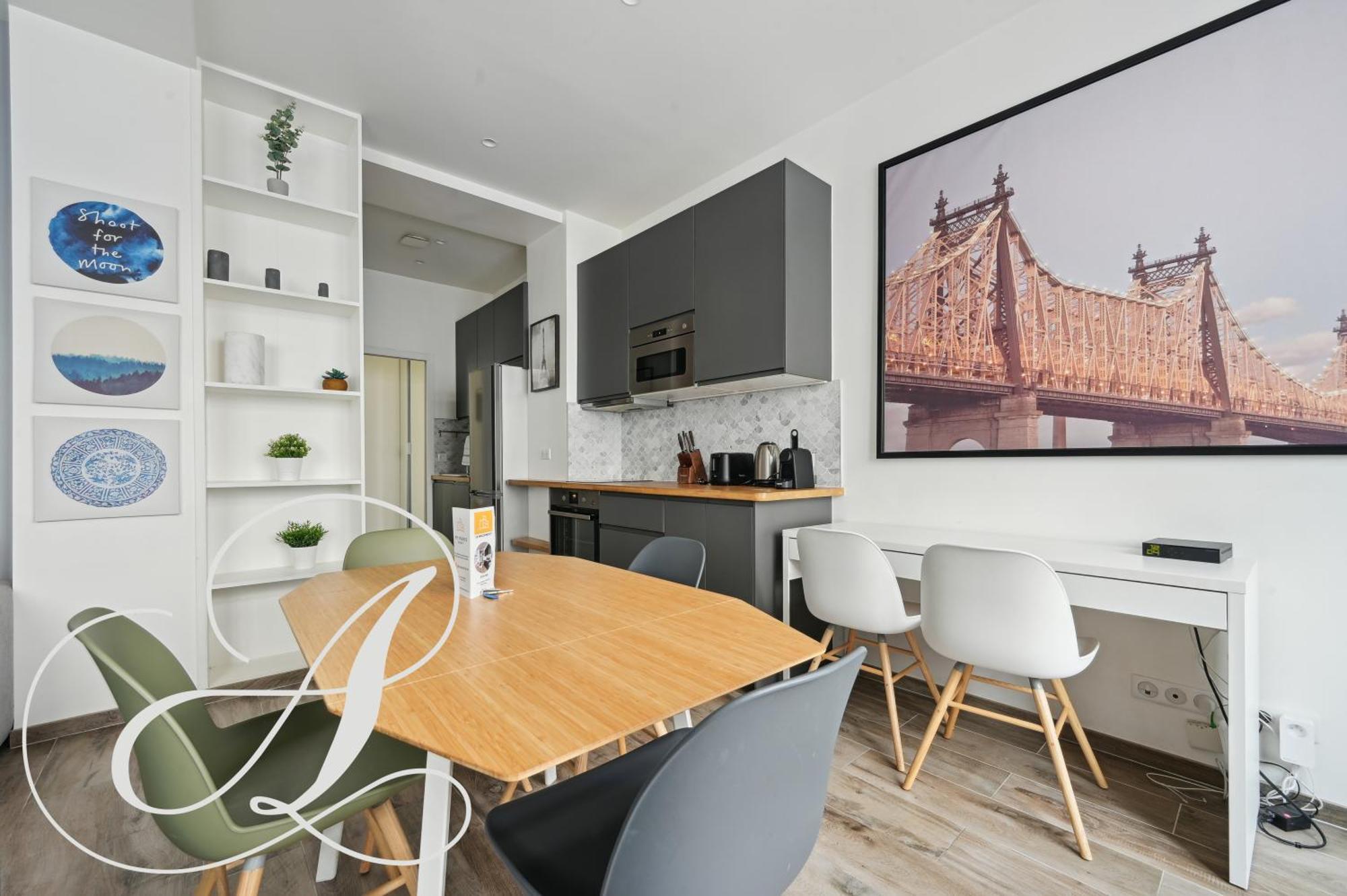Apartment Roxane, 2 Dont En Souplex 14e *
