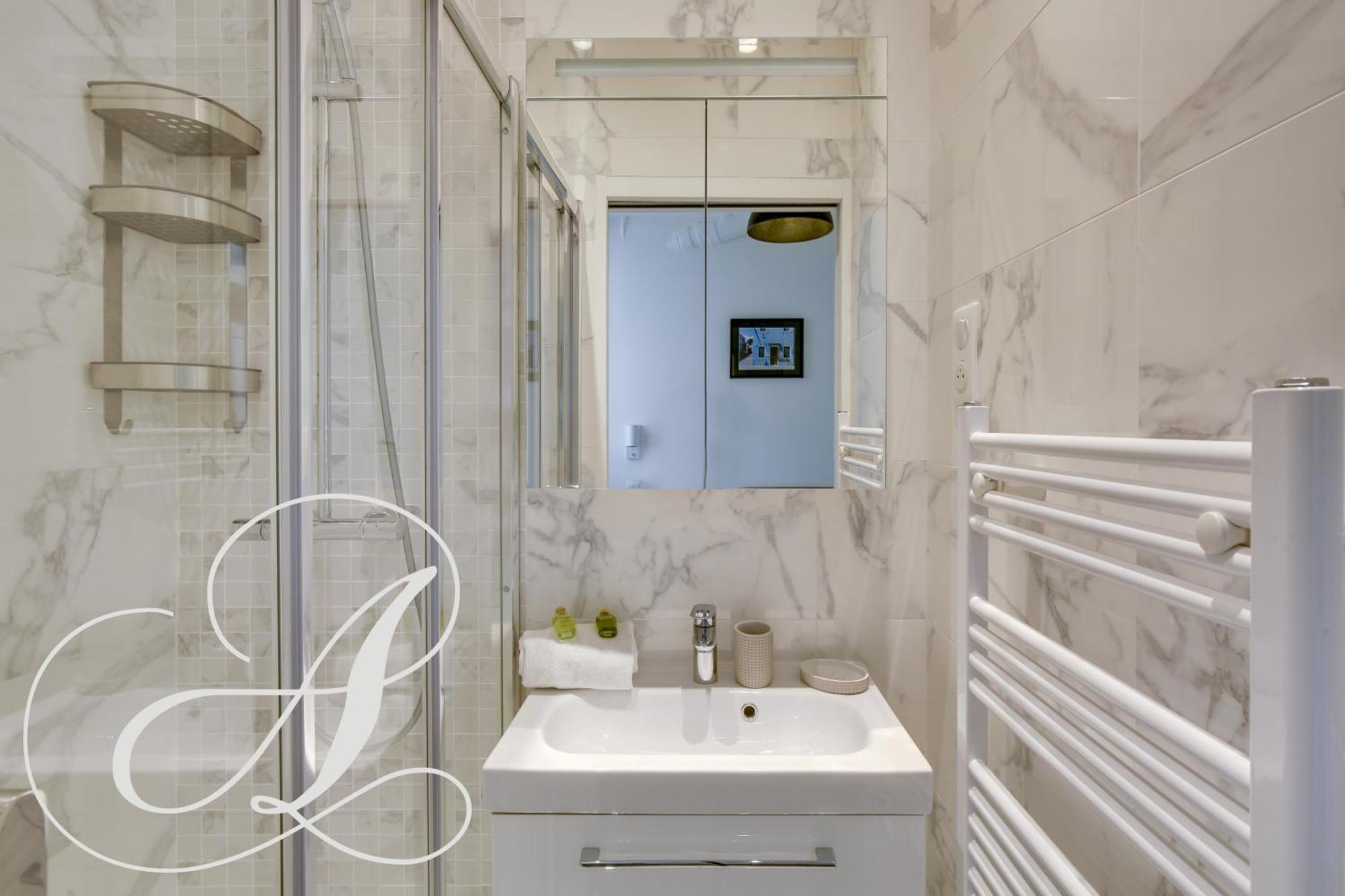 Apartment Roxane, 2 Dont En Souplex 14e