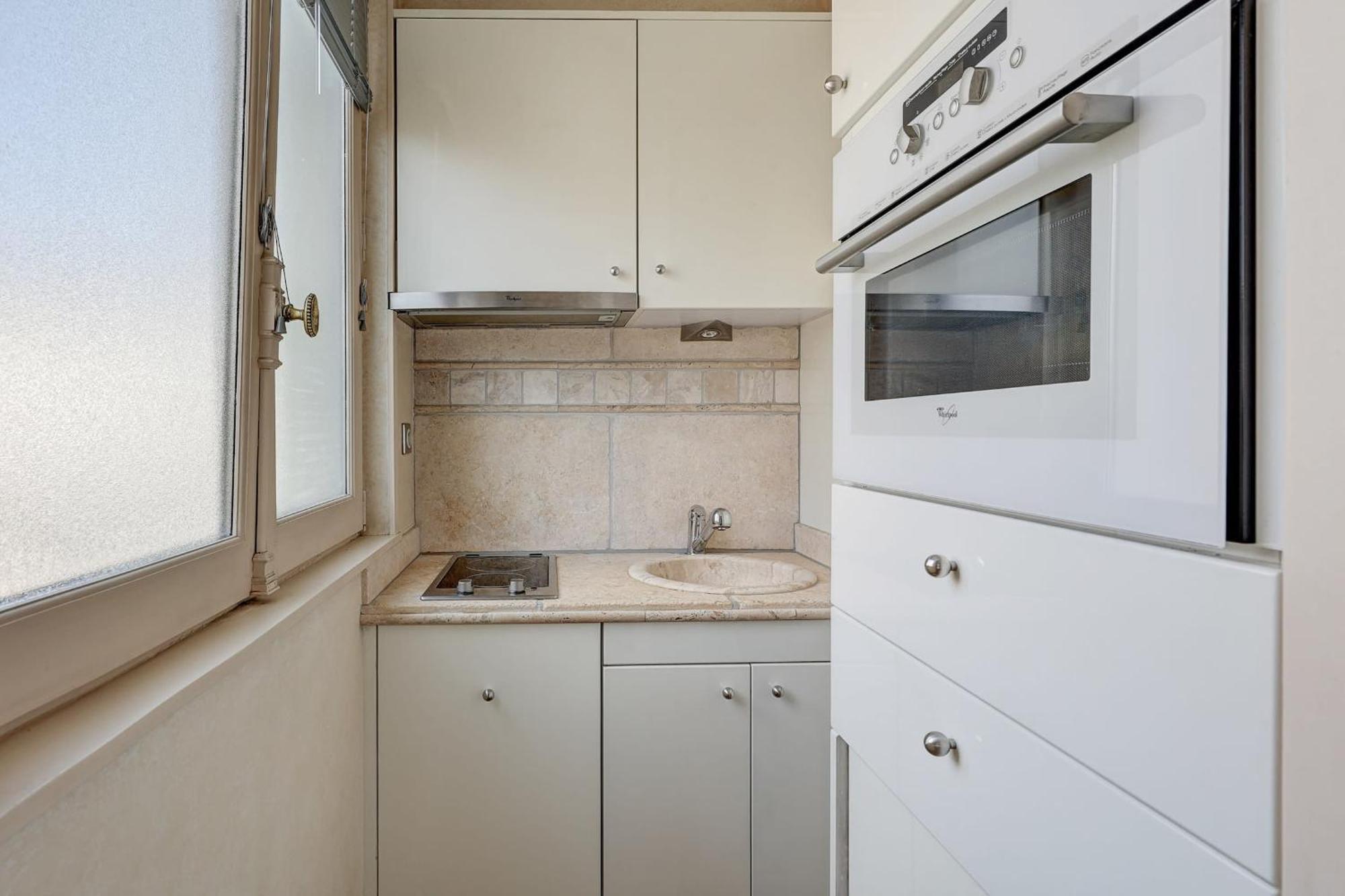 Apartment Avenue Des Champs-elysees - Cityapartmentstay Paris