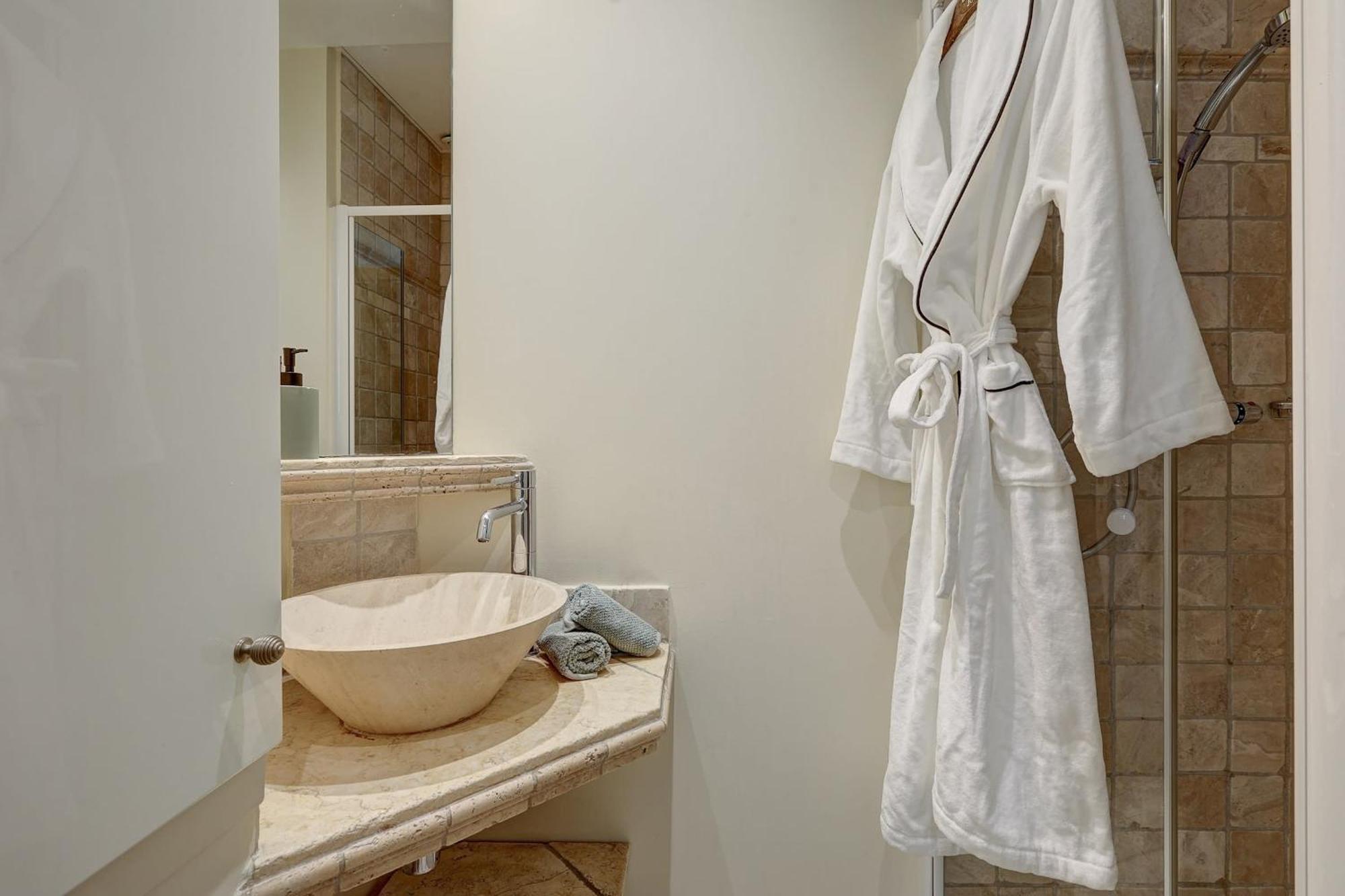 Avenue Des Champs-elysees - Cityapartmentstay