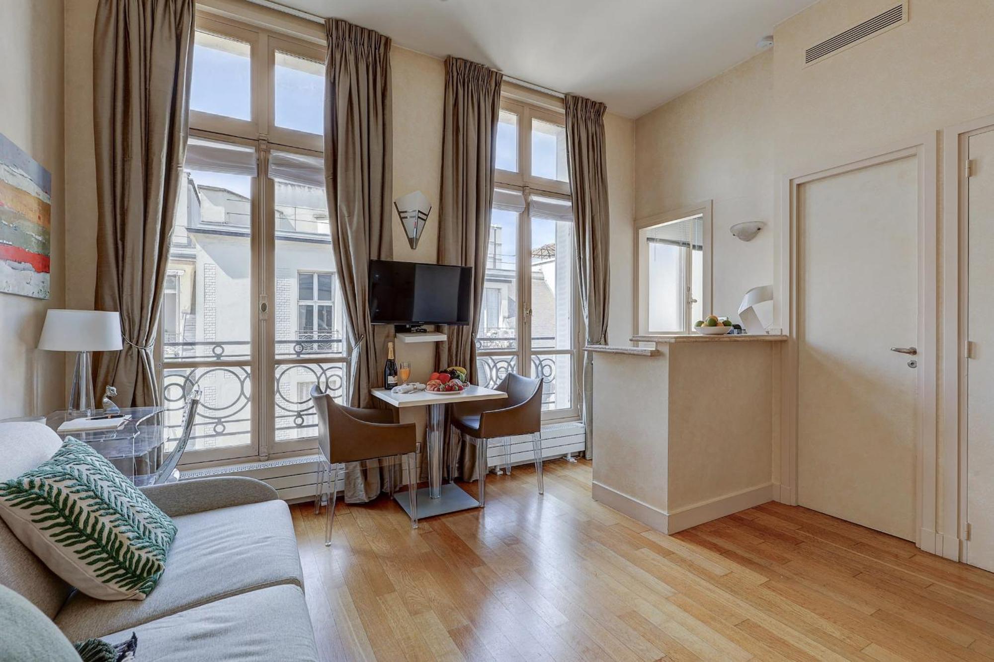 Avenue Des Champs-elysees - Cityapartmentstay