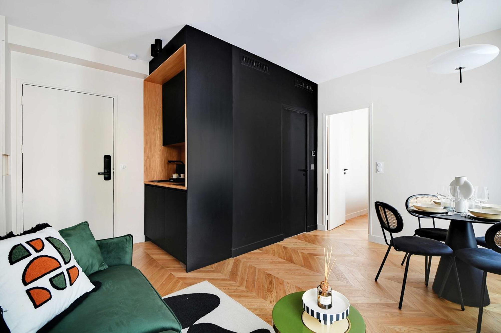 Apartment Parisian With Air Conditioning Eiffel Tower