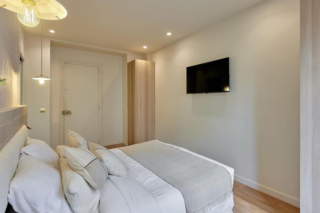 Appartement Center Of Beaubourg By Studioprestige Paris