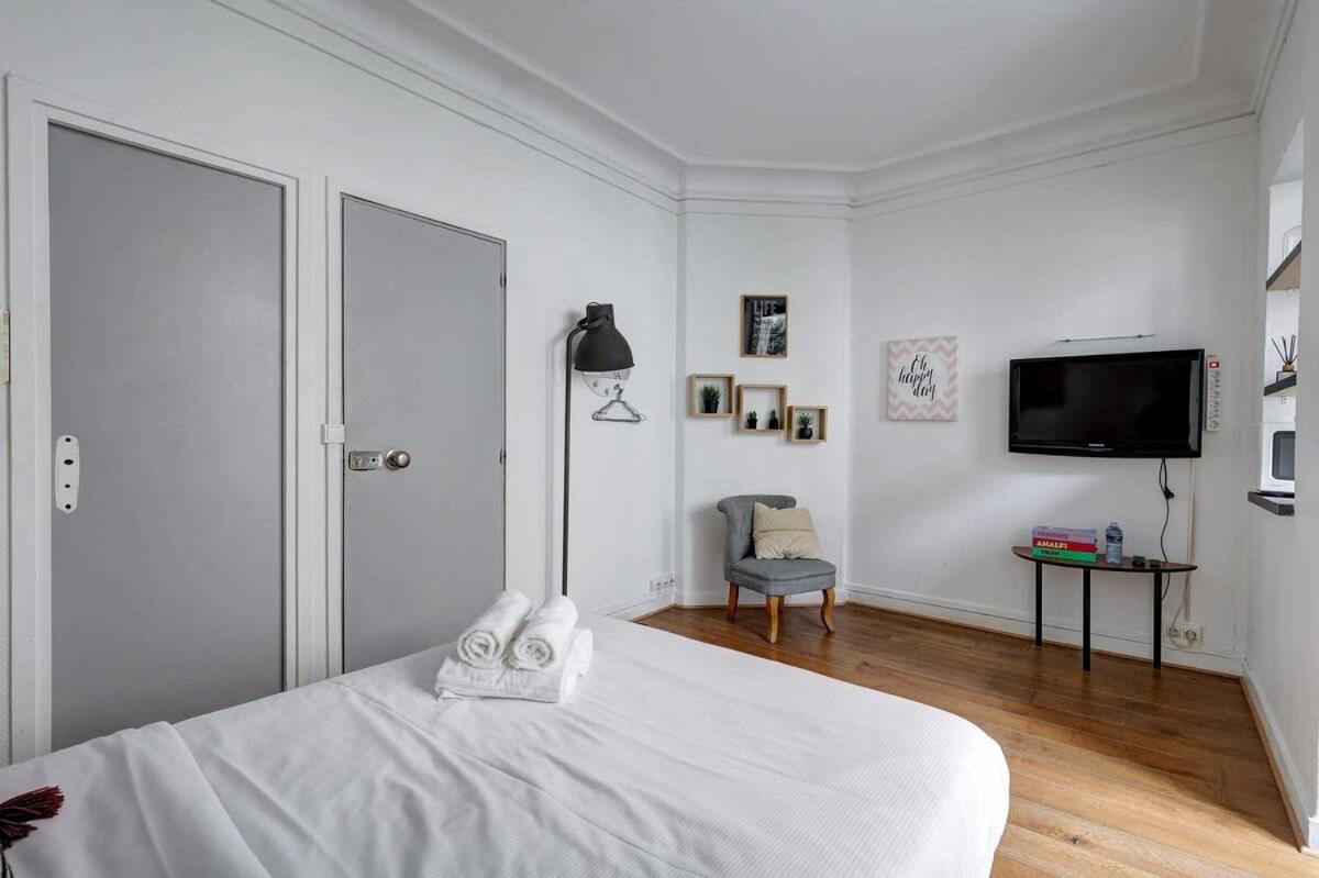 Apartment 102- Beautiful Studio Near Champs Elysees *
