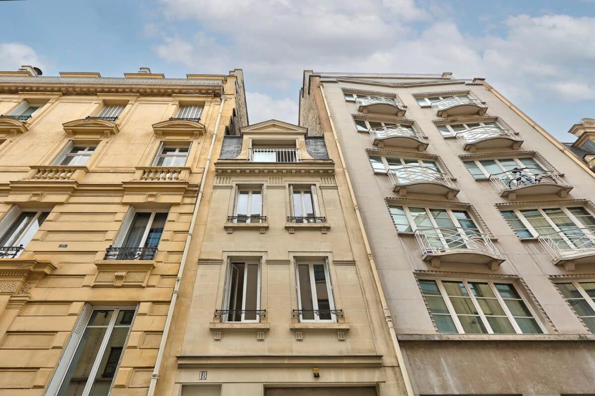 Apartment 102- Beautiful Studio Near Champs Elysees