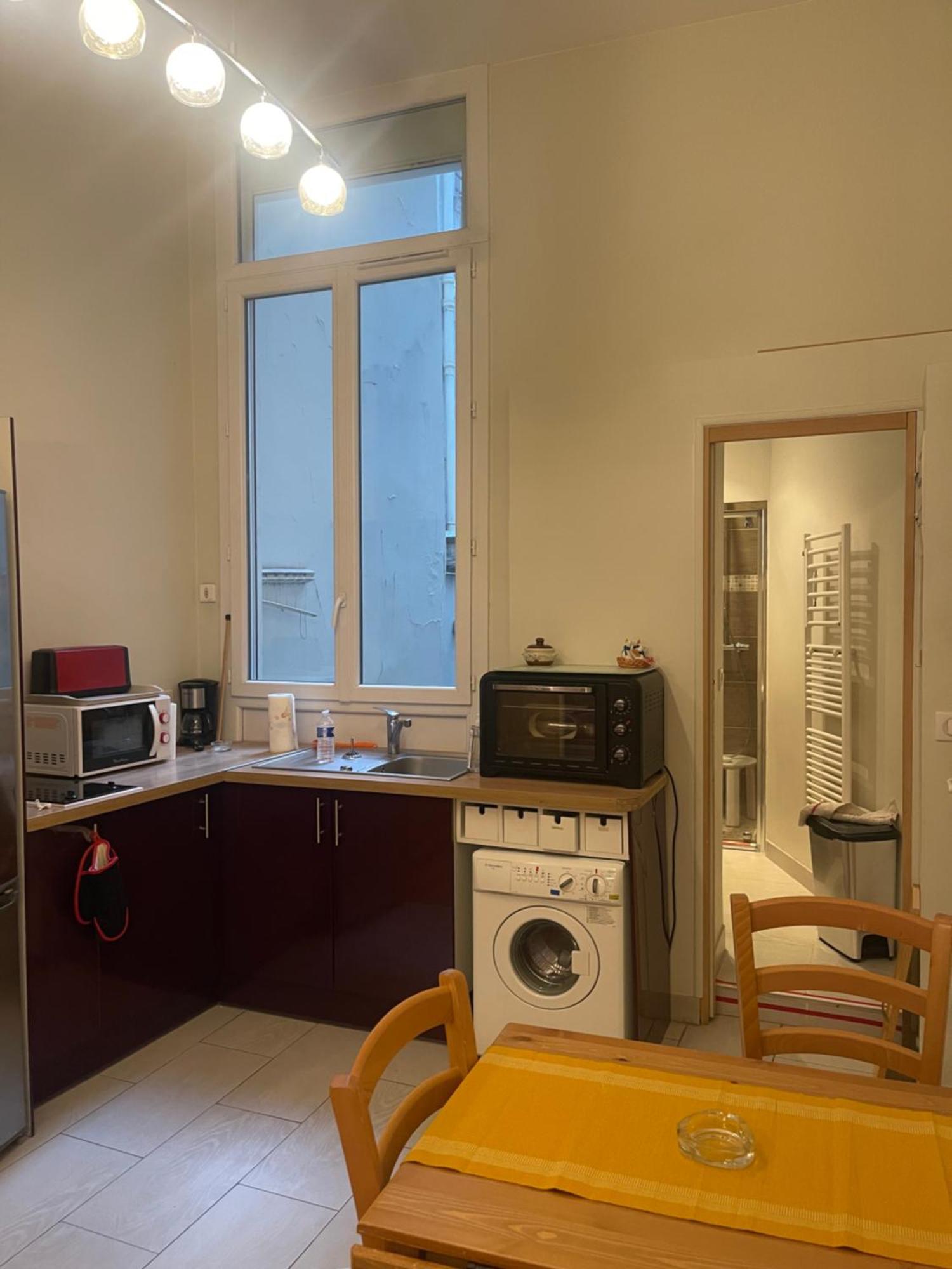 Apartment 巴黎圣母院单间公寓 *