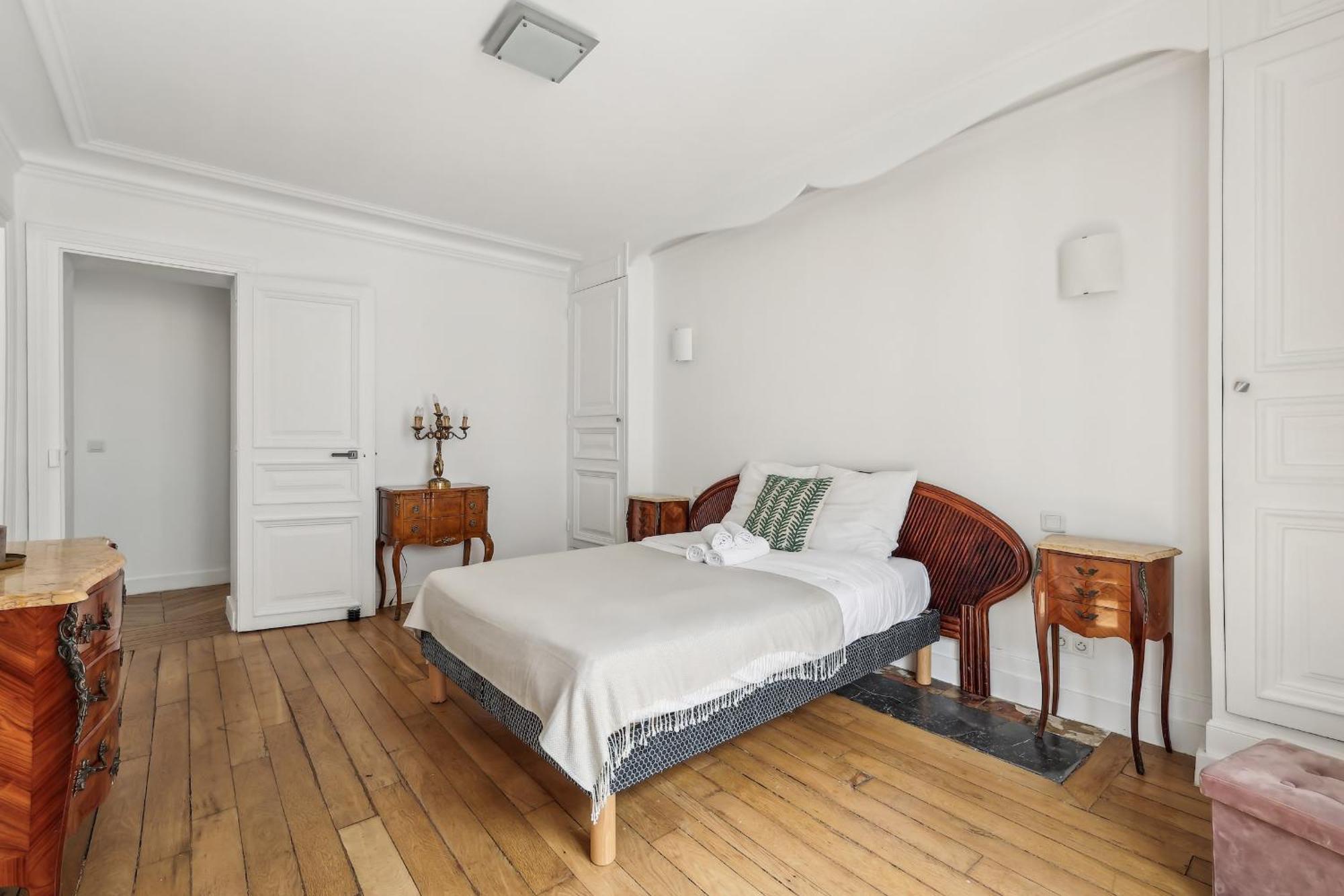 Champs Elysees - 3br - Cityapartmentstay Appartement