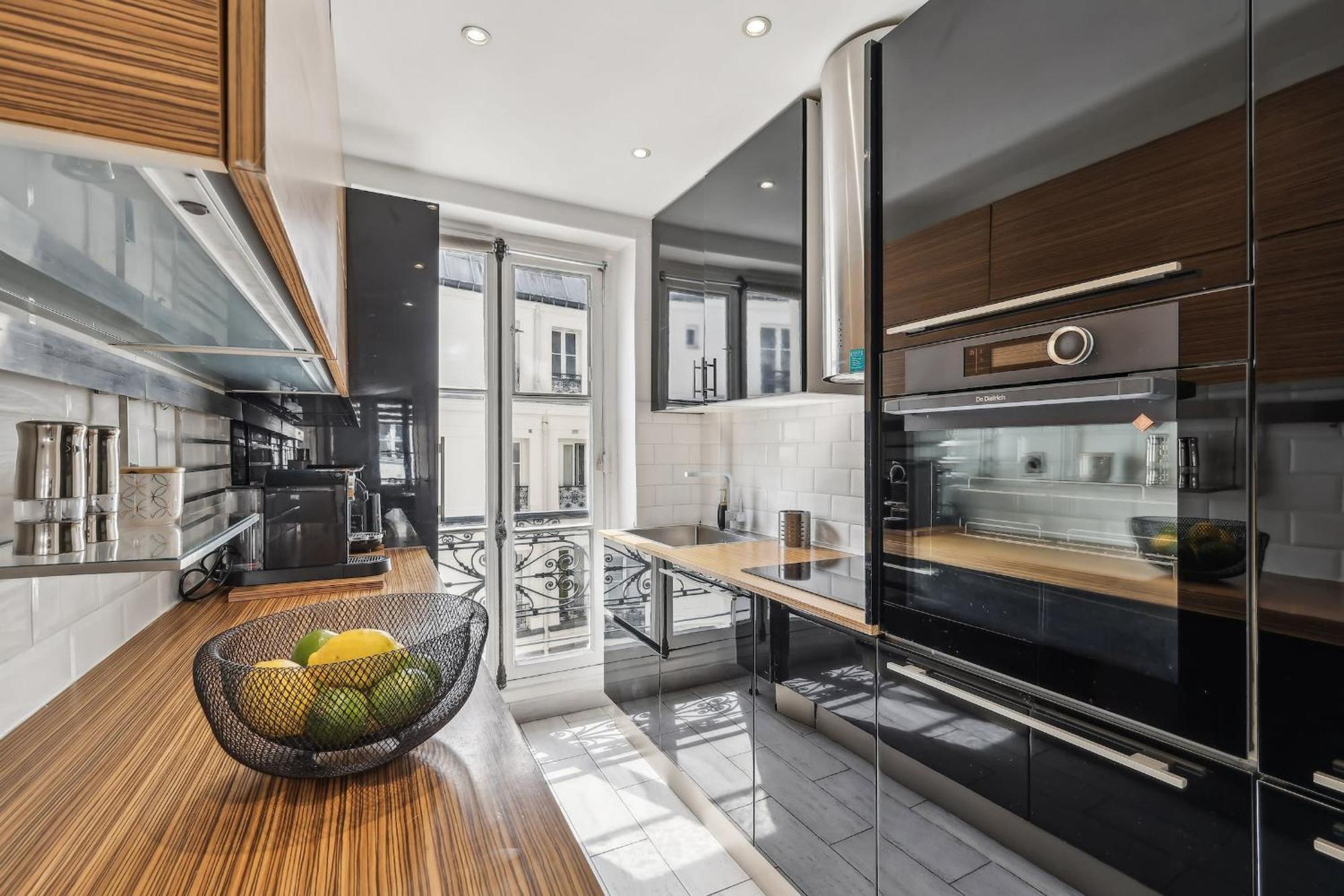 Appartement Champs Elysees - 3br - Cityapartmentstay *