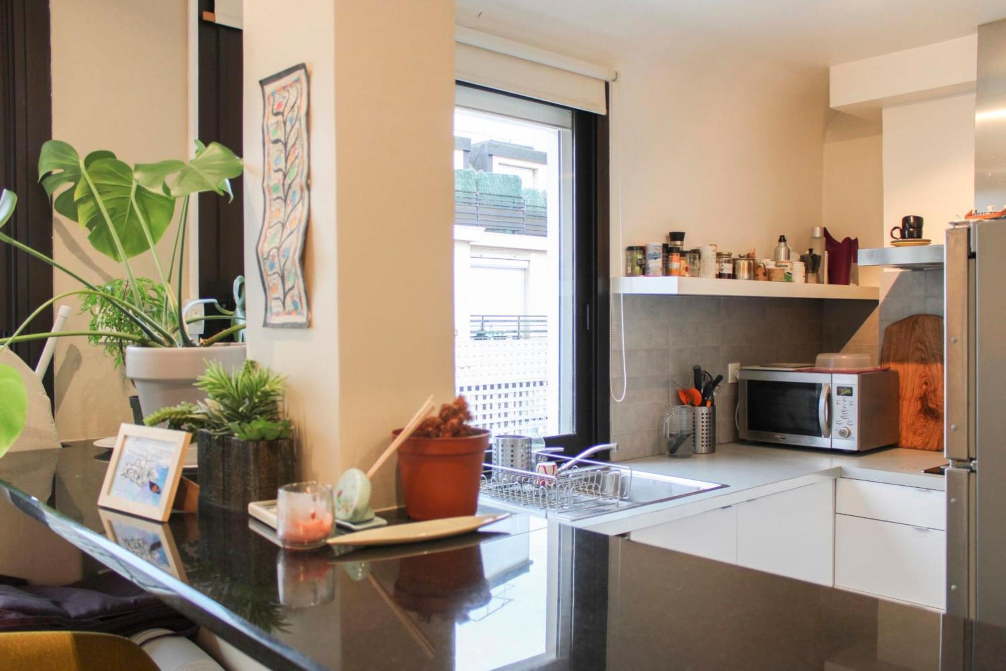 Bright With Unobstructed View Apartment *