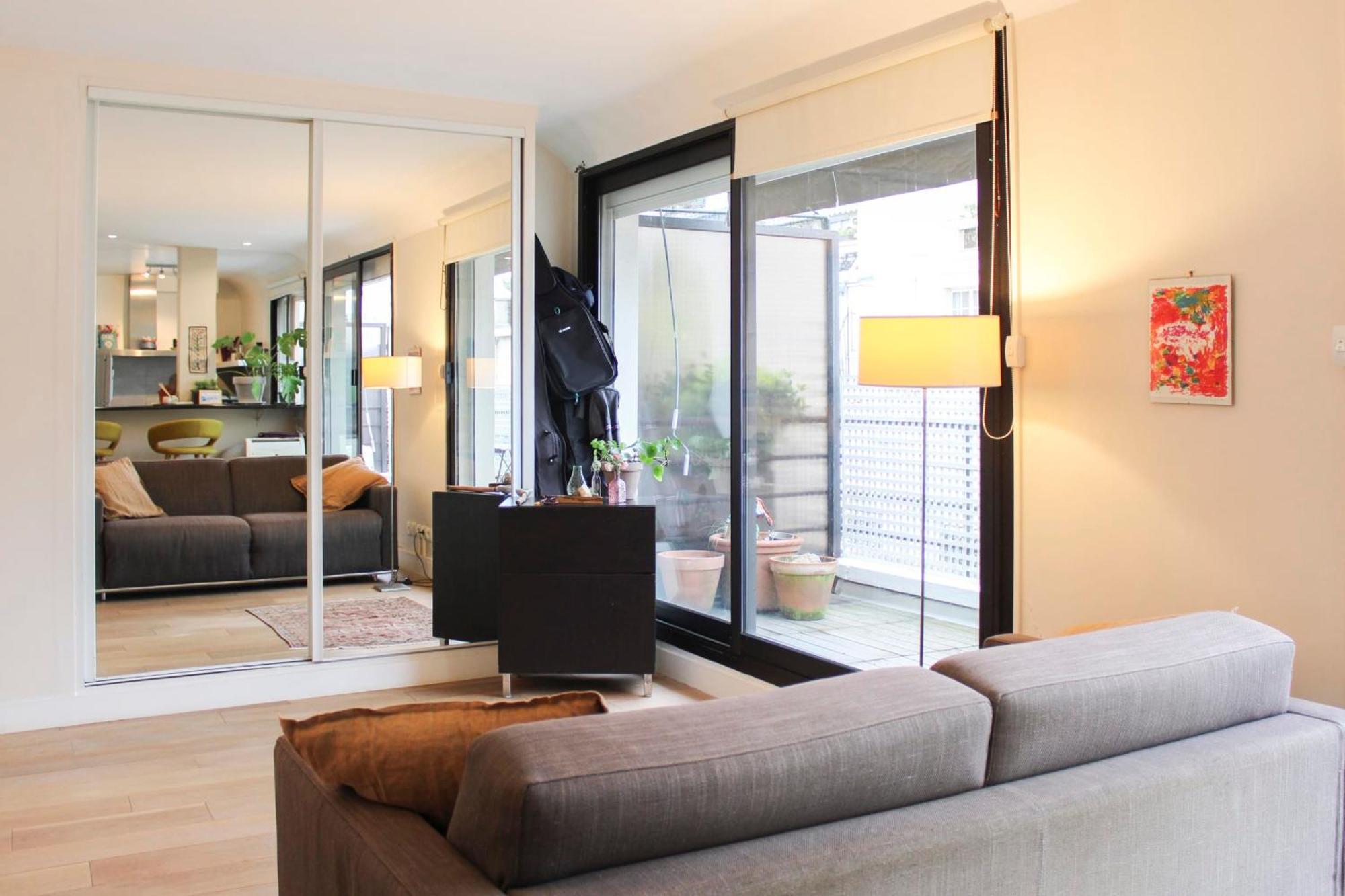 Bright With Unobstructed View Apartment *
