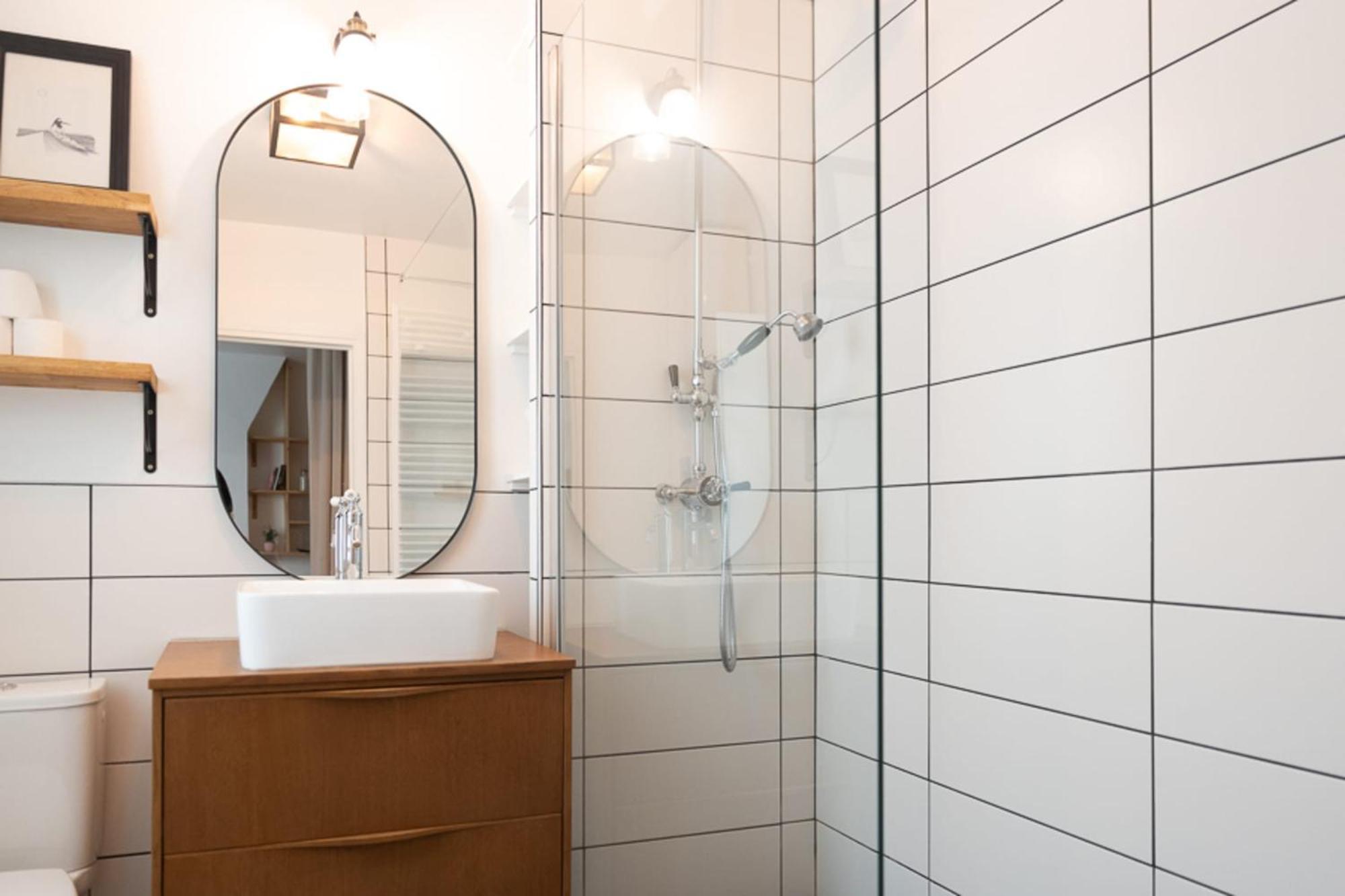Quiet And Typically Parisian Apartment Paris