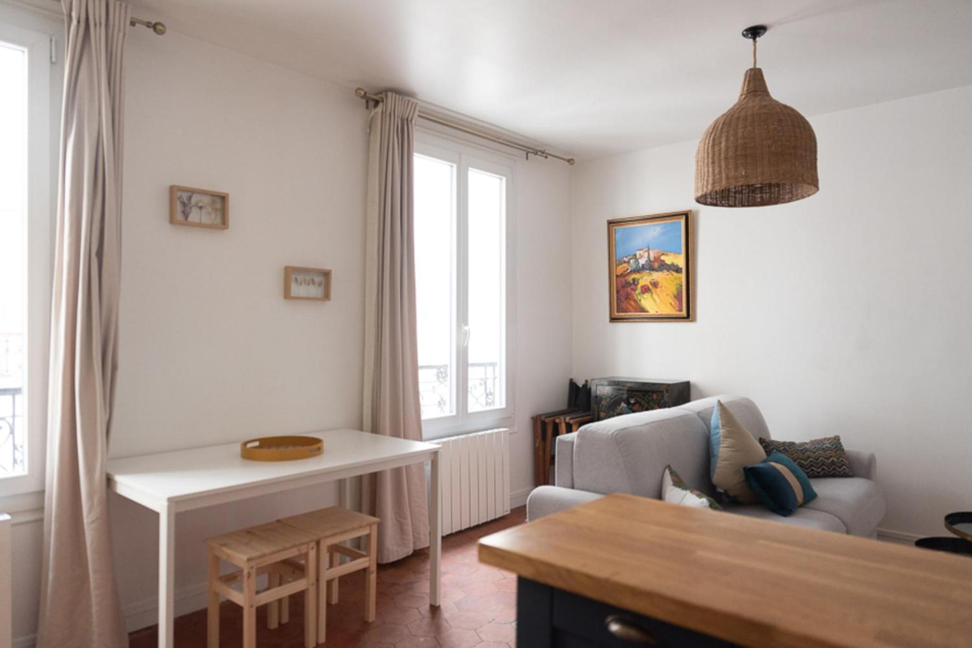 Apartment Quiet And Typically Parisian Paris