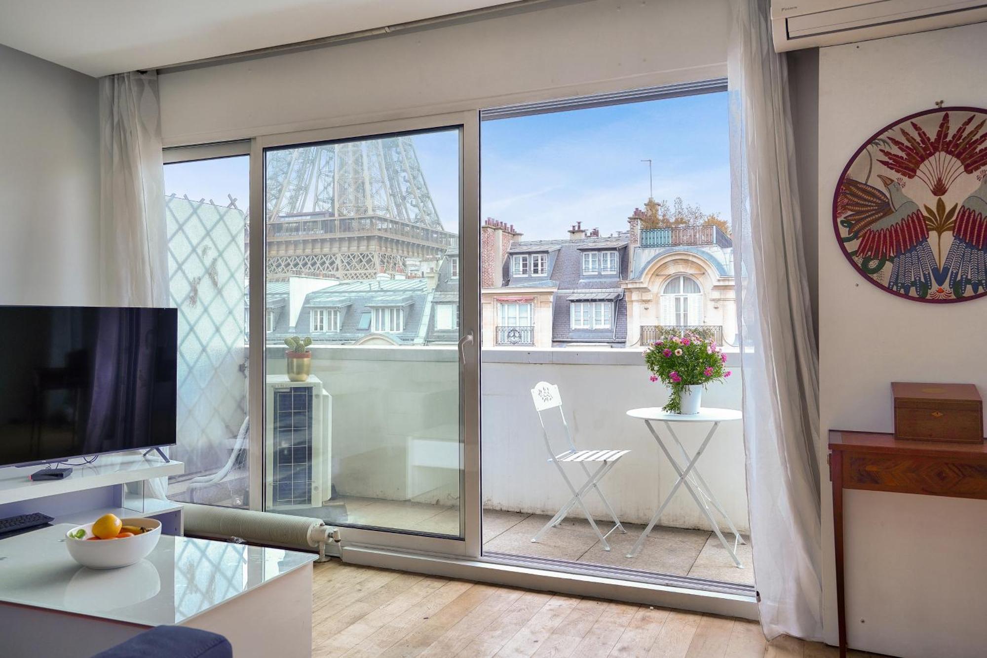 Magnifique 80 M2 Face Tour Eiffel Paris