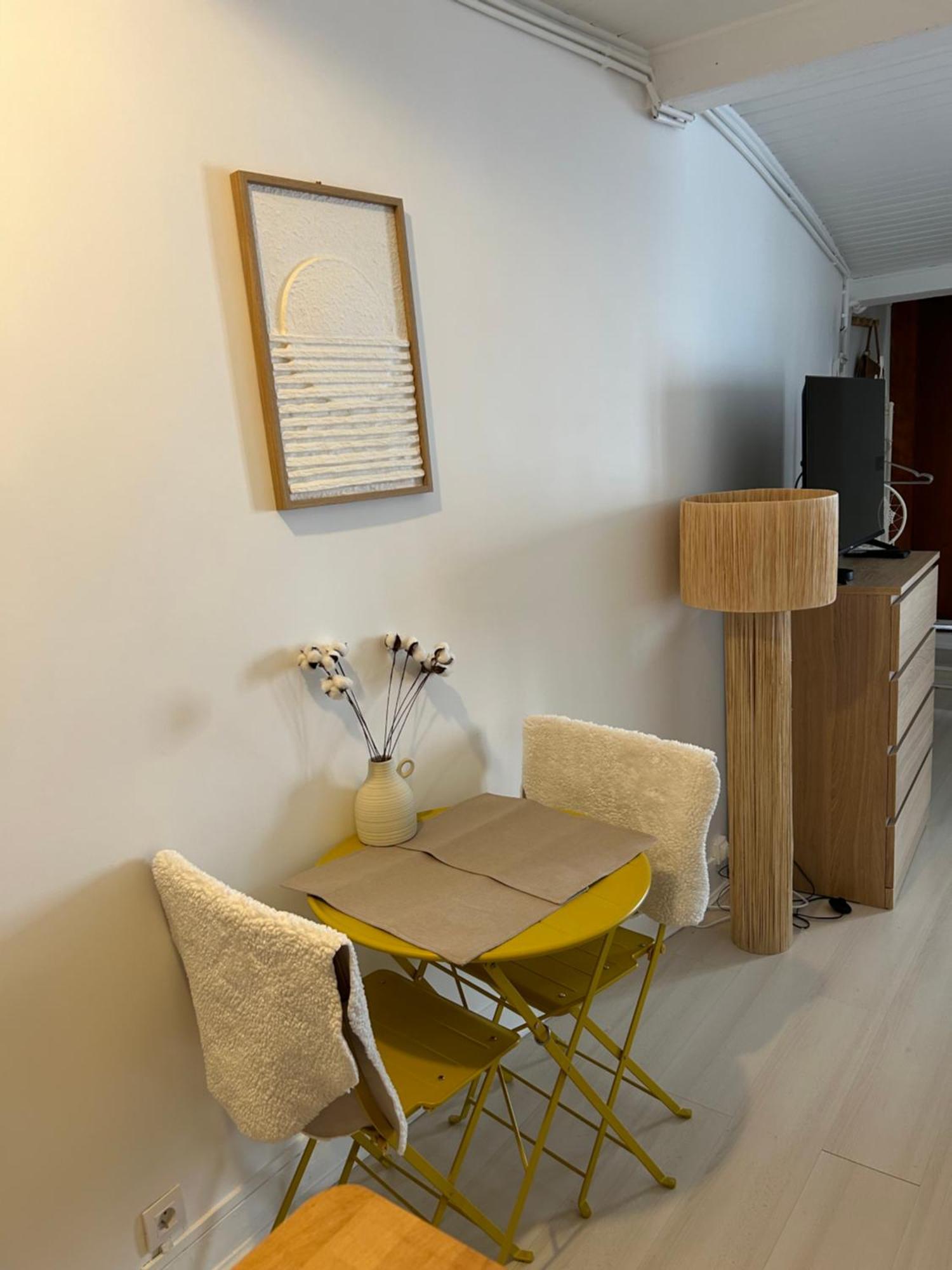 Grand Studio Entierement Renove Au Coeur De Apartment
