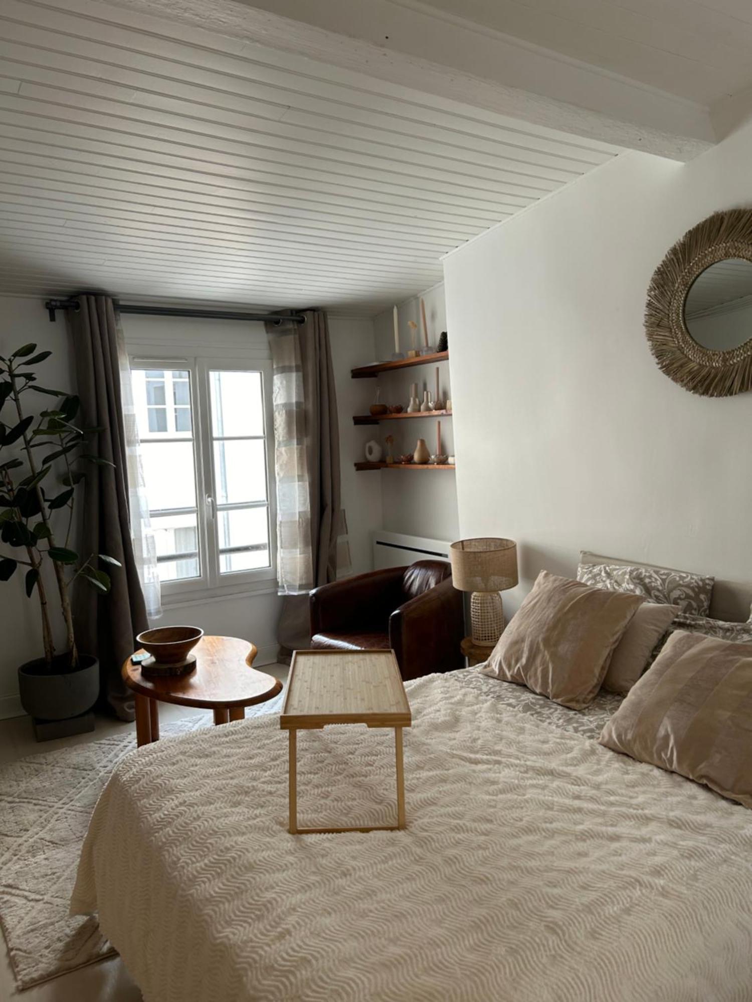 Grand Studio Entierement Renove Au Coeur De Apartment Paris