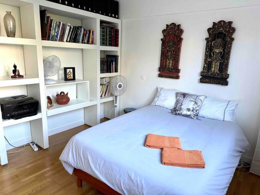 Bed & Breakfast Private Bedroom 2 Near Eiffel Tower, Saint Germain *