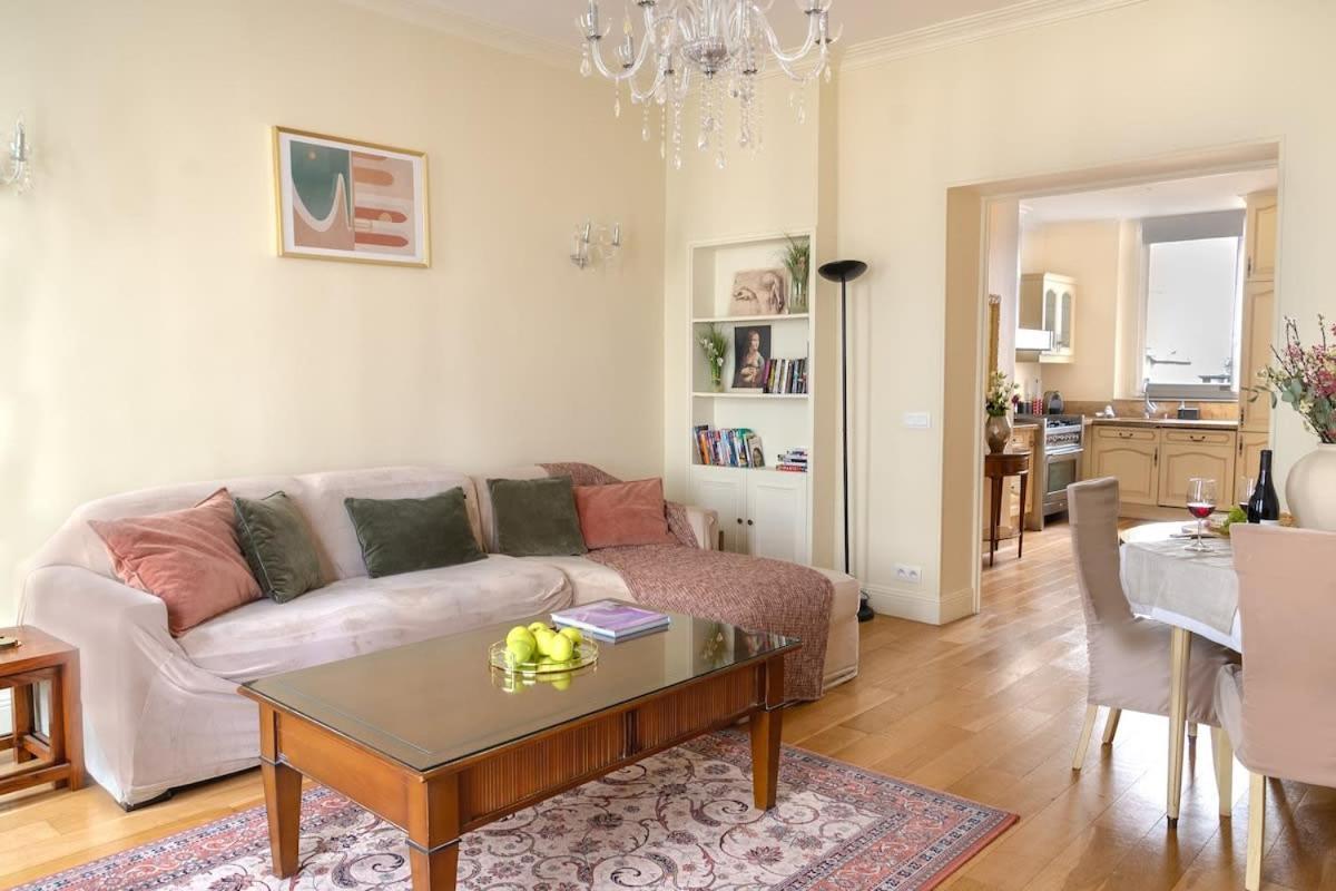 La Lumiere Eiffel Walk To Tower Apartment