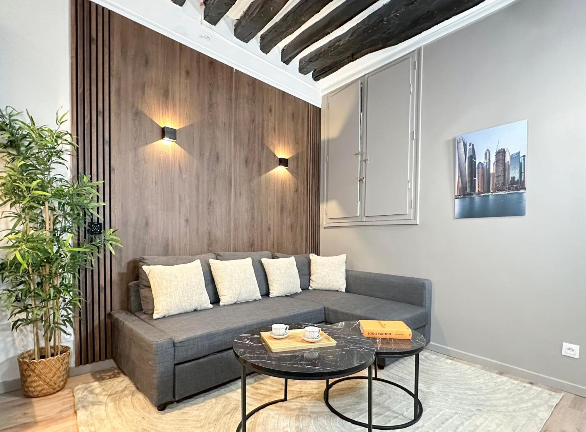 Appartement Louvre - Amazing Location - 1632 *