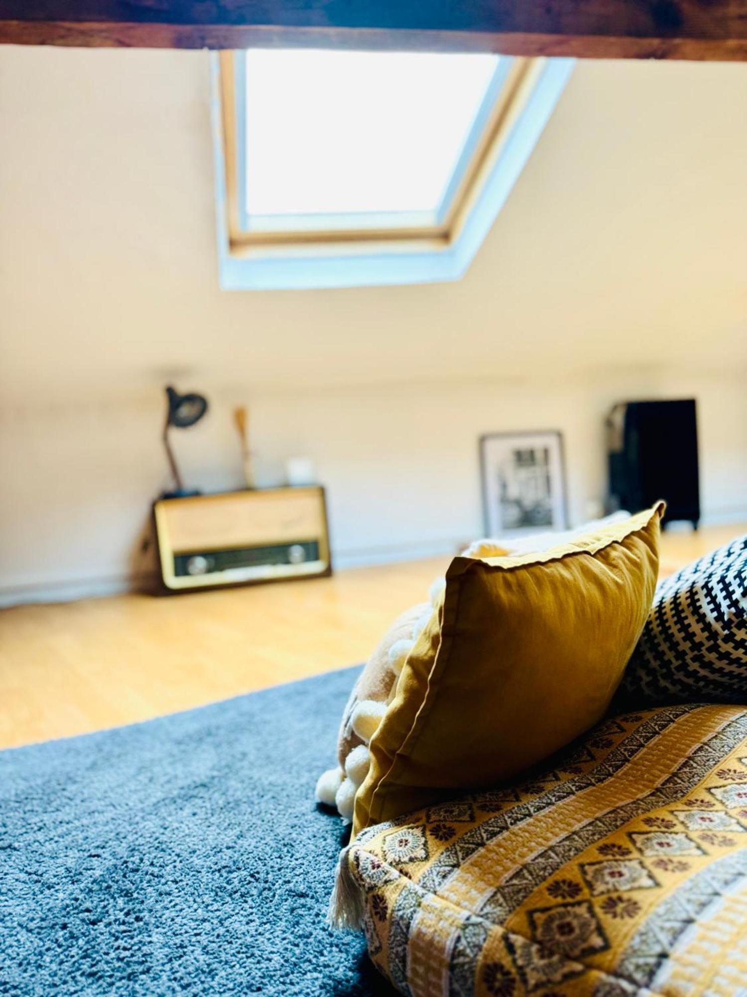 Direct Views Of Eiffel Tower & Sacre-coeur From Mezzanine - 10 Mins To Center Apartment *