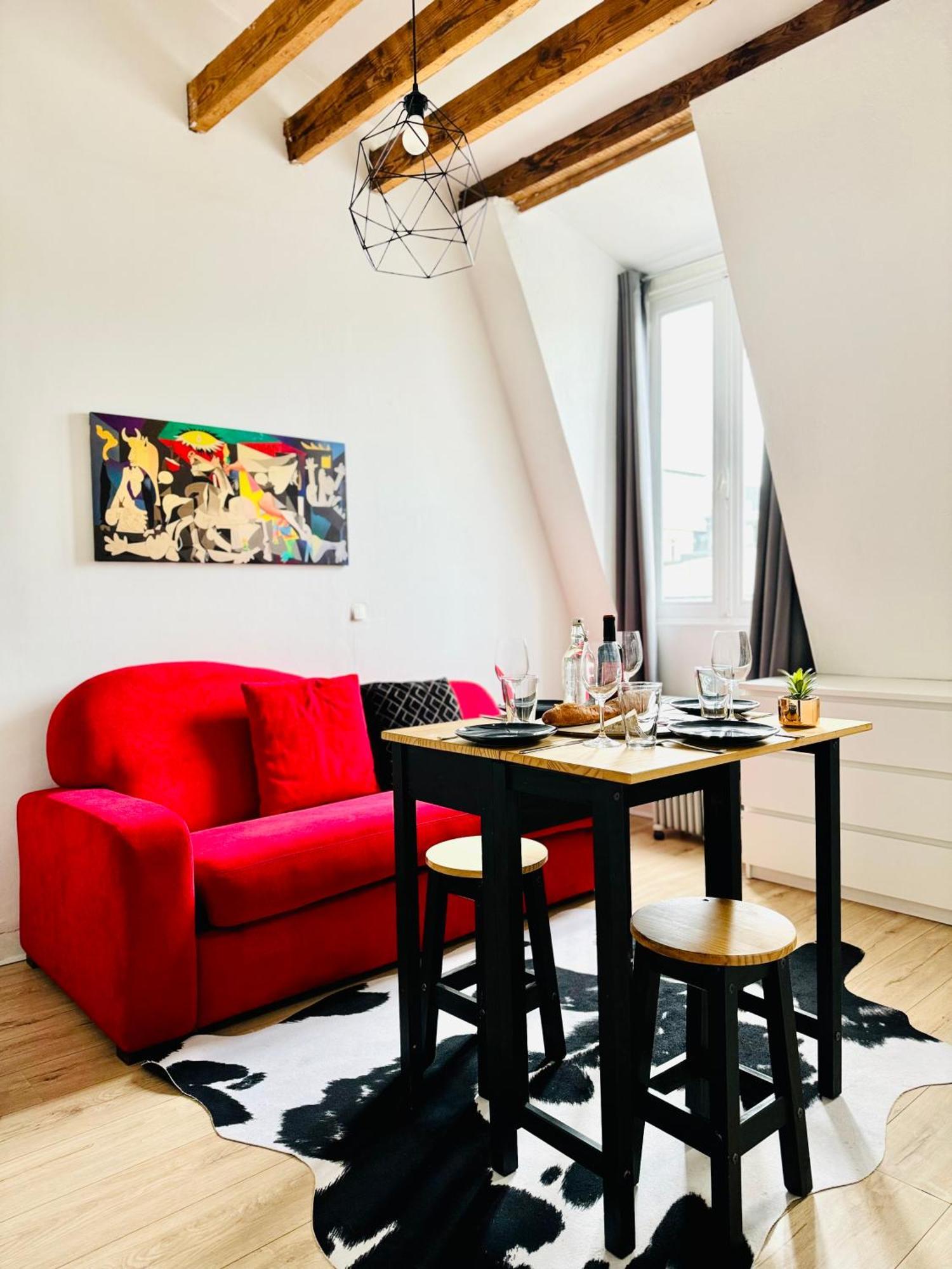 Apartment Direct Views Of Eiffel Tower & Sacre-coeur From Mezzanine - 10 Mins To Center Paris