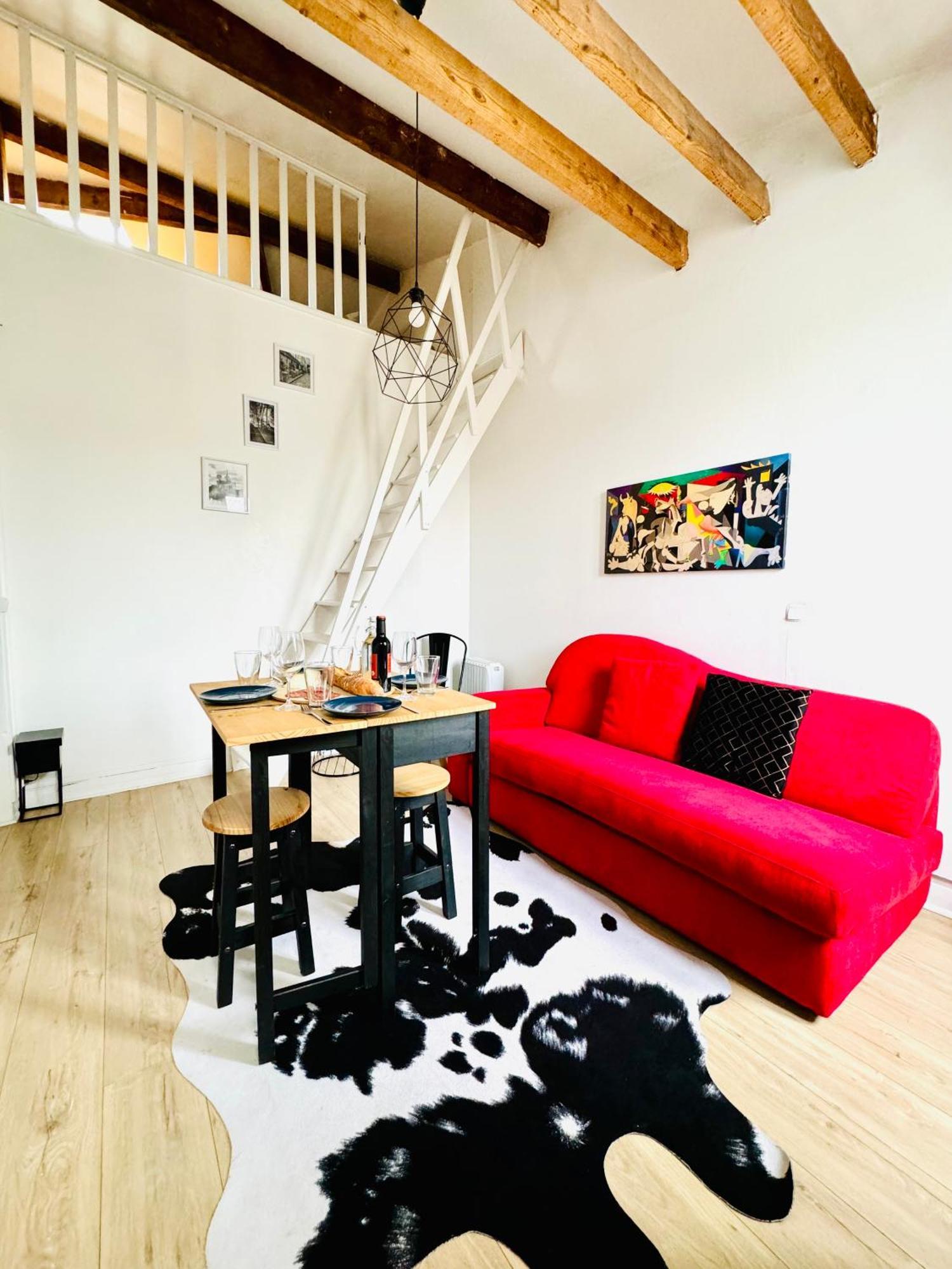 Apartment Direct Views Of Eiffel Tower & Sacre-coeur From Mezzanine - 10 Mins To Center *