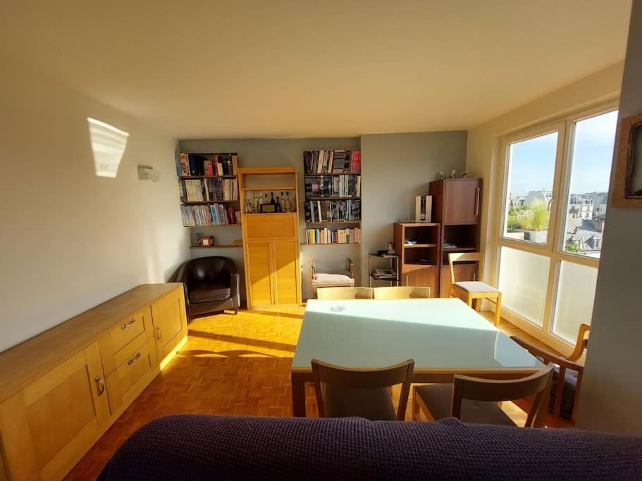 Apartment With Tour Eiffel View And Montmartre Paris
