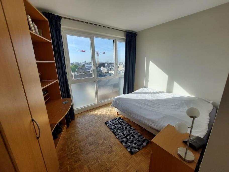 Apartment With Tour Eiffel View And Montmartre