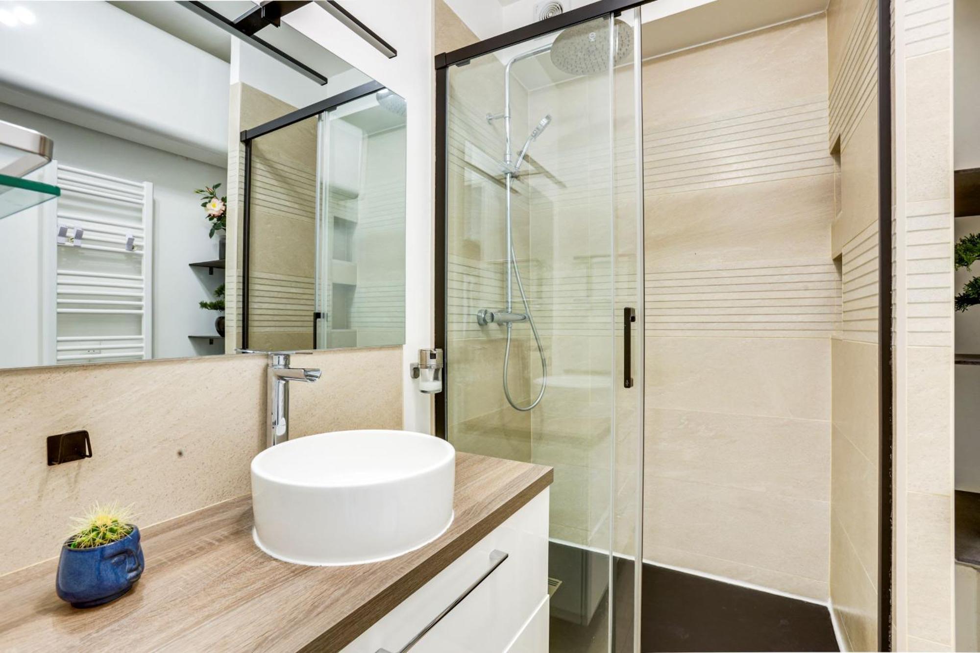 Montmartre & Sacre-coeur - 2br - Cityapartmentstay * Paris