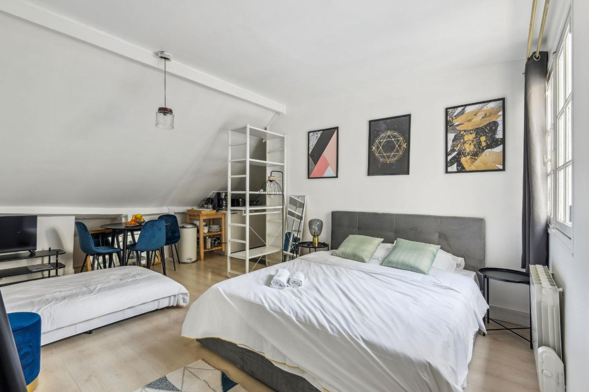 Pont Neuf & Jardin Du Luxembourg - Cityapartmentstay