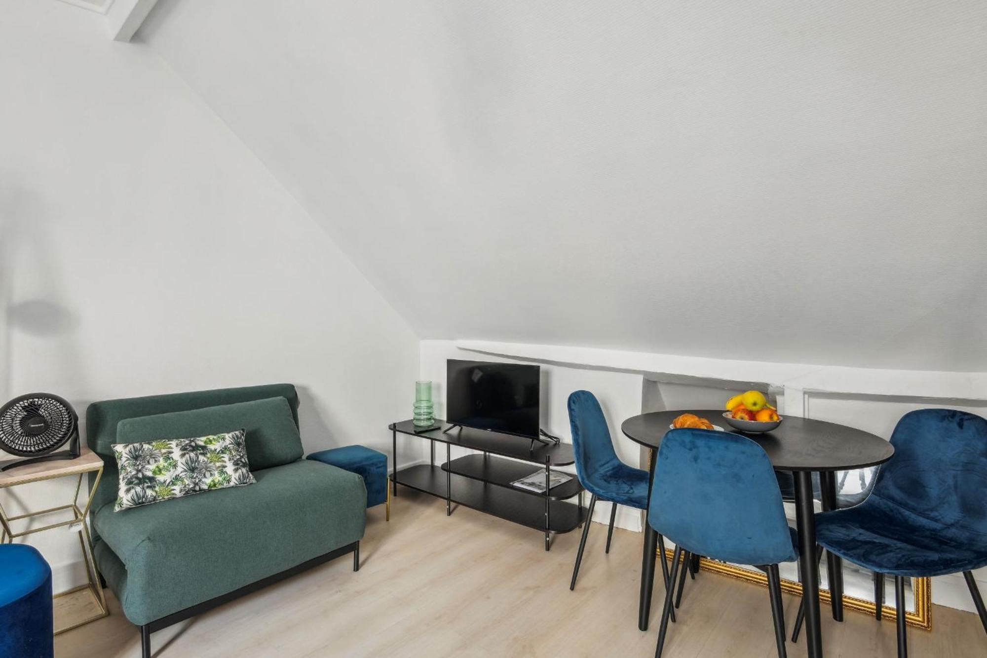 Pont Neuf & Jardin Du Luxembourg - Cityapartmentstay