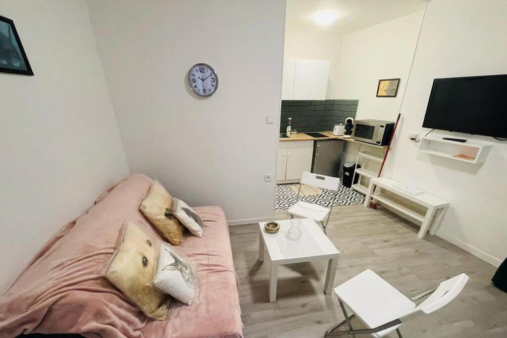 Confortable - Montmartre - Republique - Anvers - 2 Pers