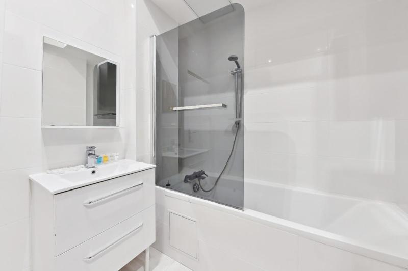 269 Pereire - Superb In Apartment Paris