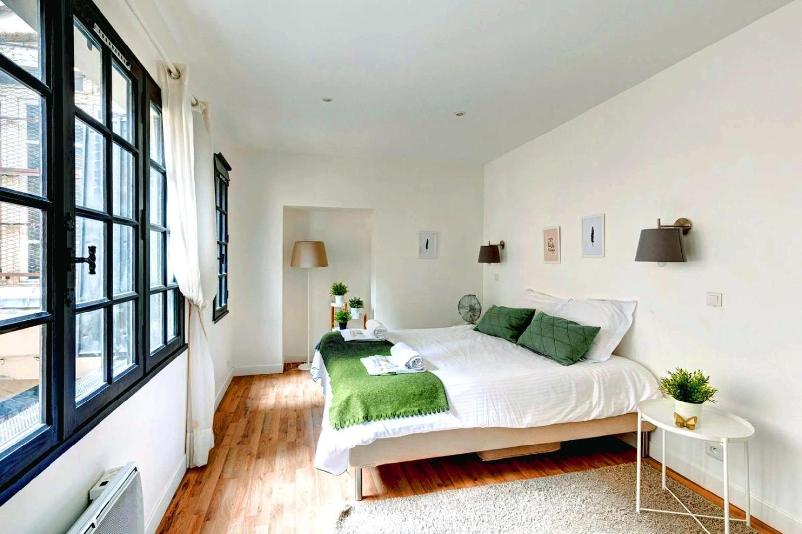 251 Foy - Superb In