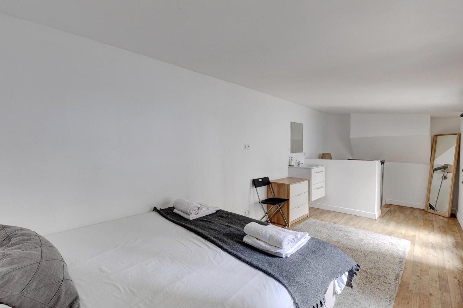 251 Foy - Superb In Apartment