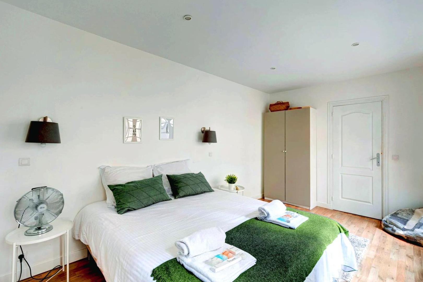 251 Foy - Superb In *