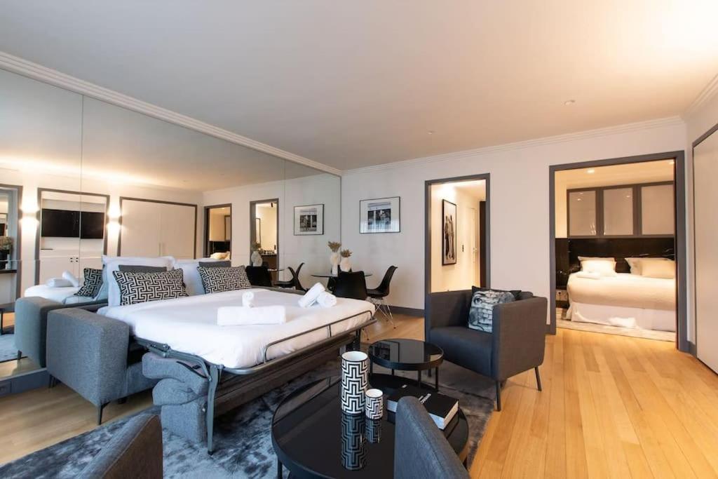 Avenue Montaigne Saint Honore Appartement Paris