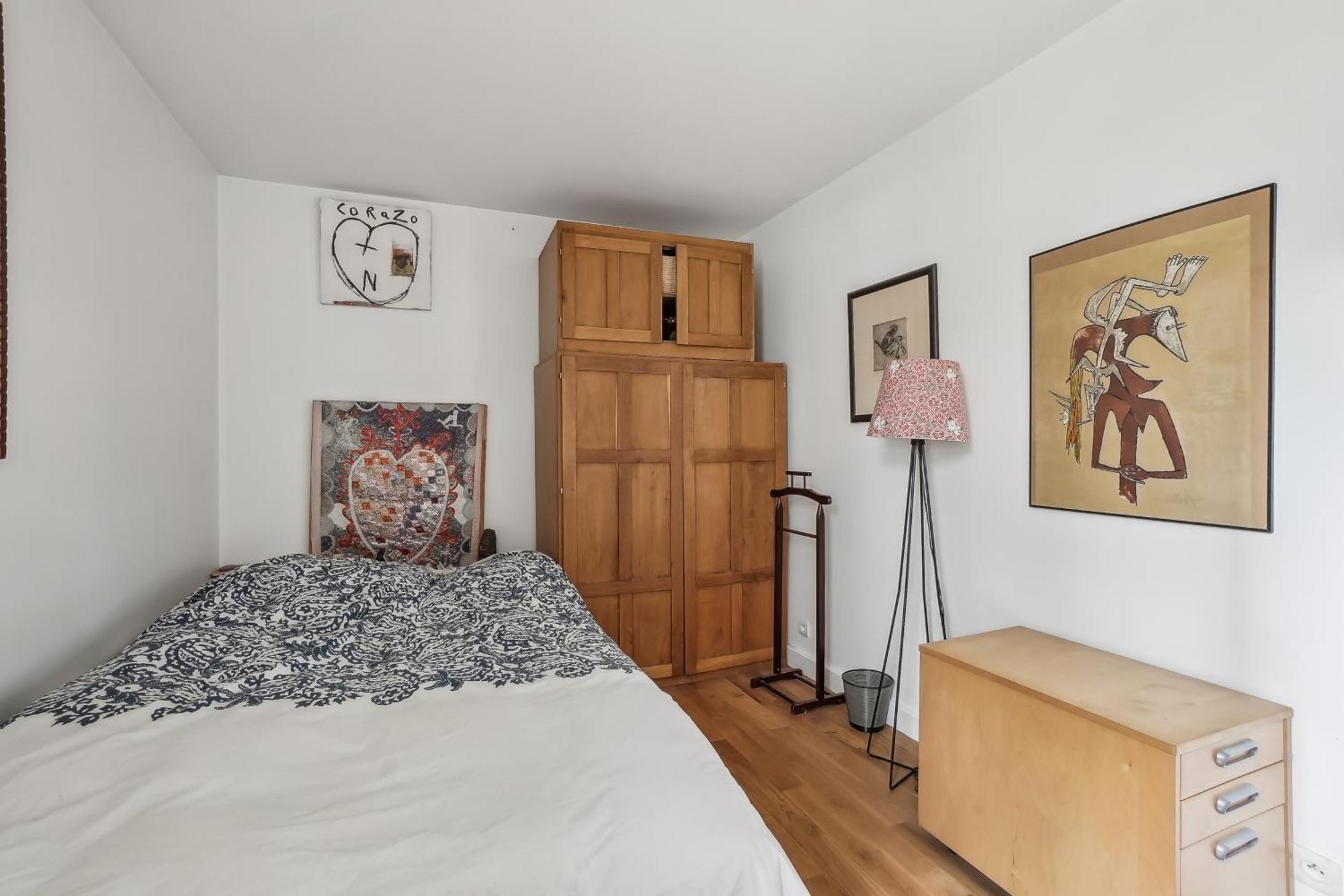 Peace And Quiet At Goutte D'or By Weekome *