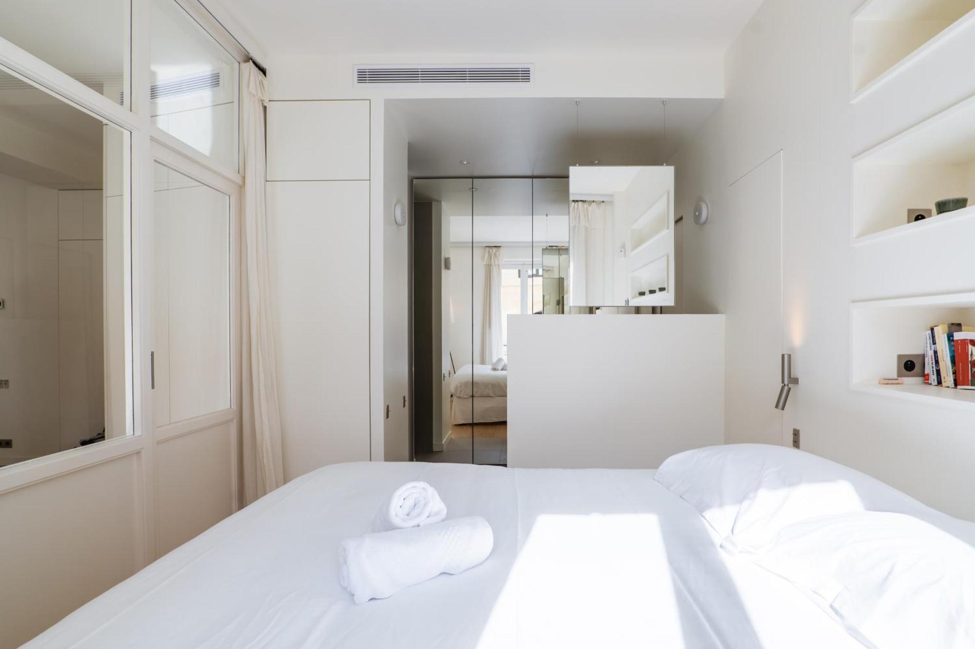 Veeve - Alabaster Bright * Paris