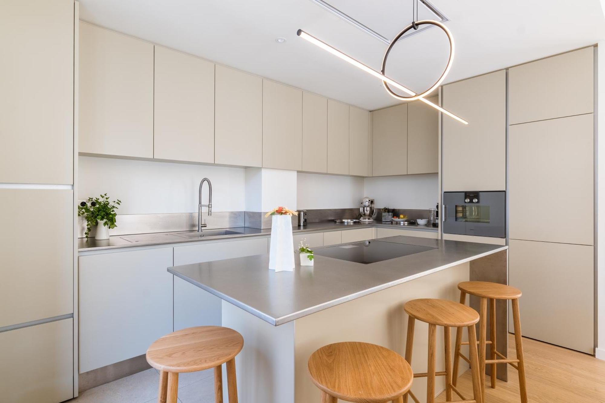 Apartment Veeve - Alabaster Bright *