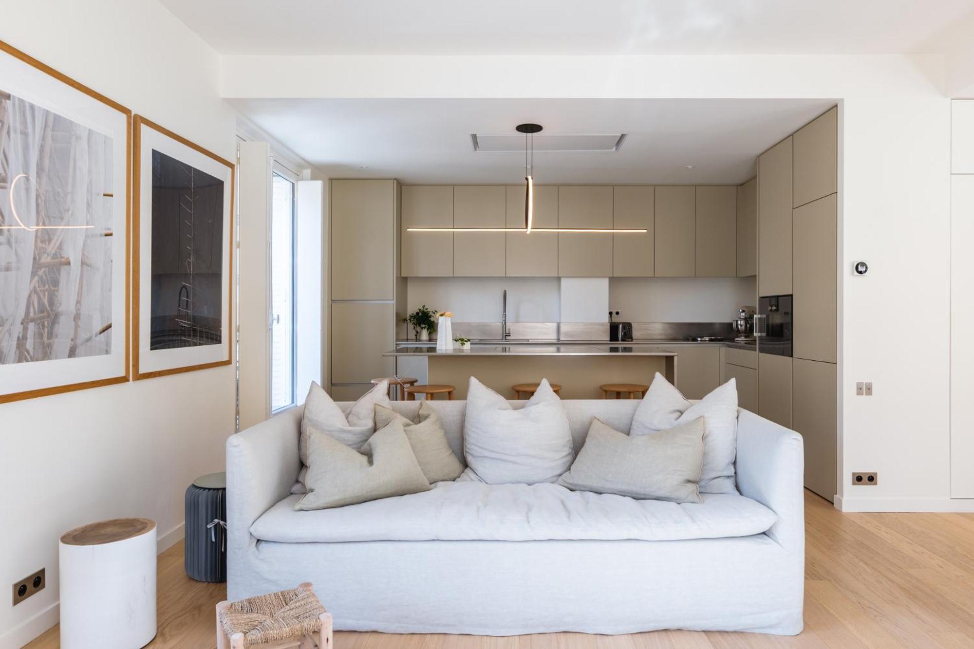 Veeve - Alabaster Bright Apartment