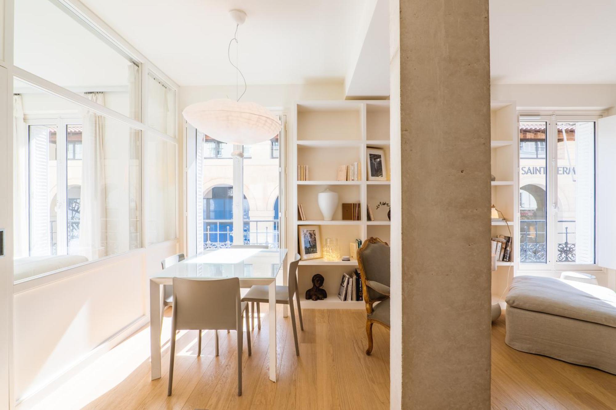 Veeve - Alabaster Bright Apartment Paris