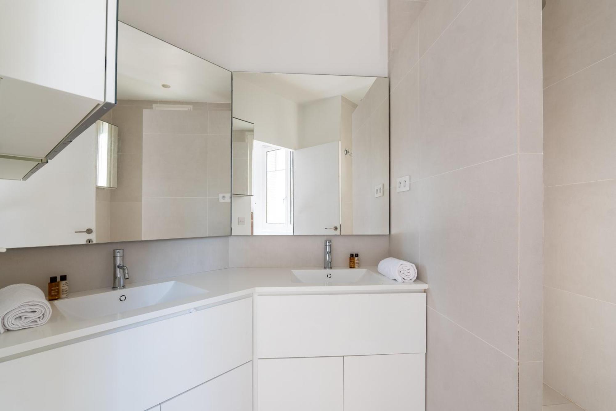 Apartment Veeve - Ethereal Light