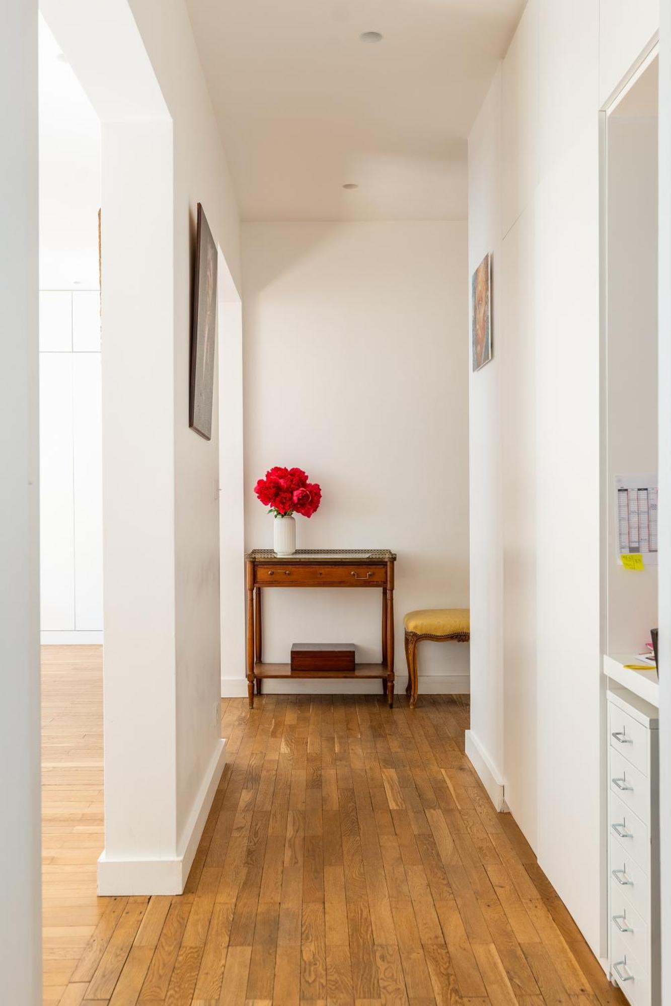 Veeve - Ethereal Light Apartment Paris
