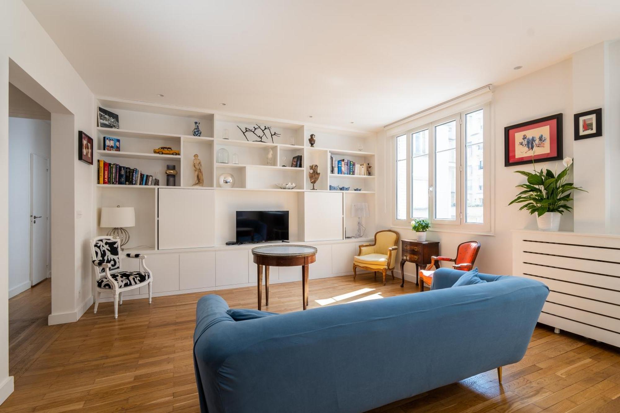 Veeve - Ethereal Light Apartment