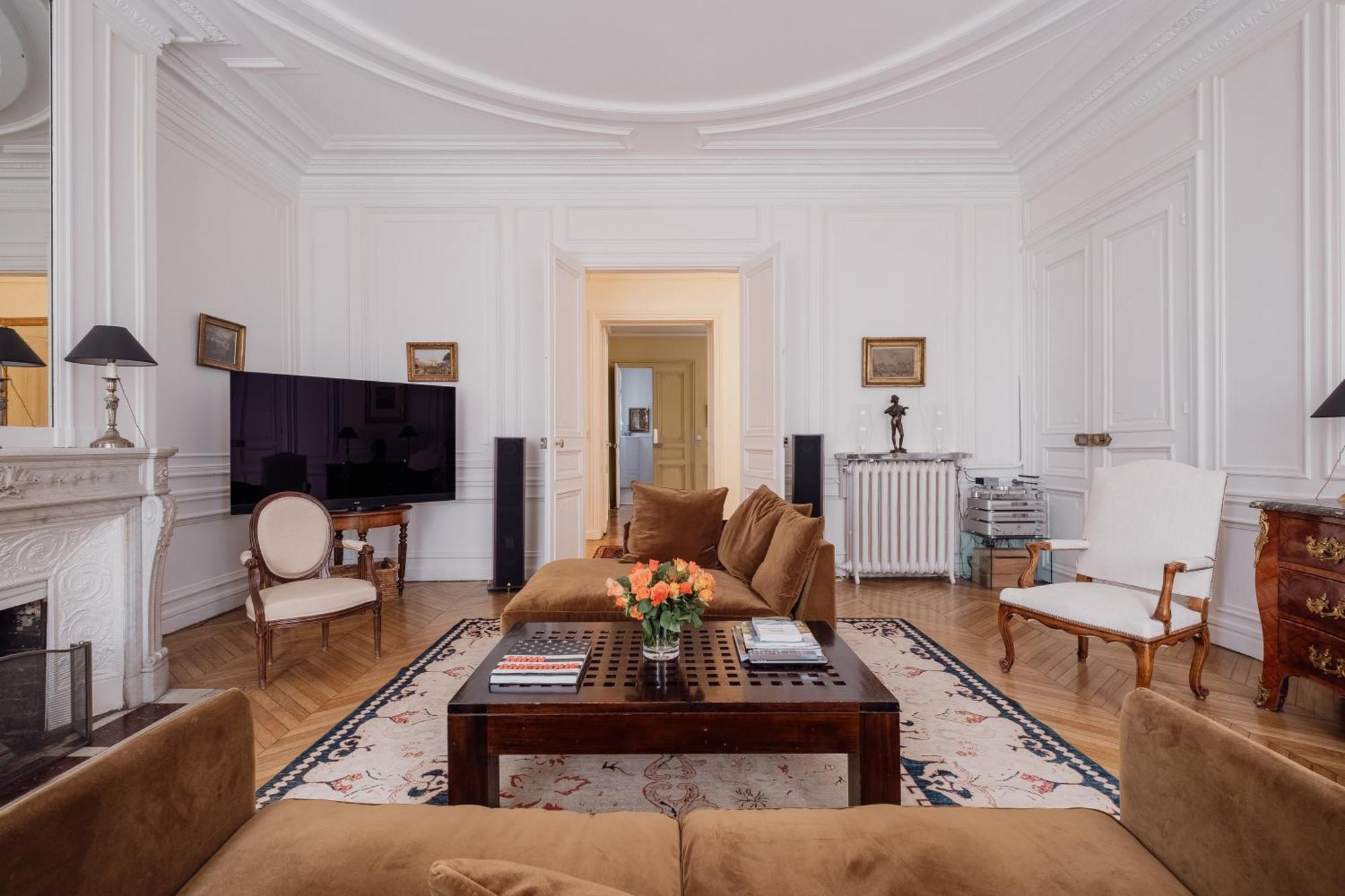 Veeve - Gilded Dreams Apartment